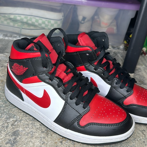 Shoes - Picture 1 of 3